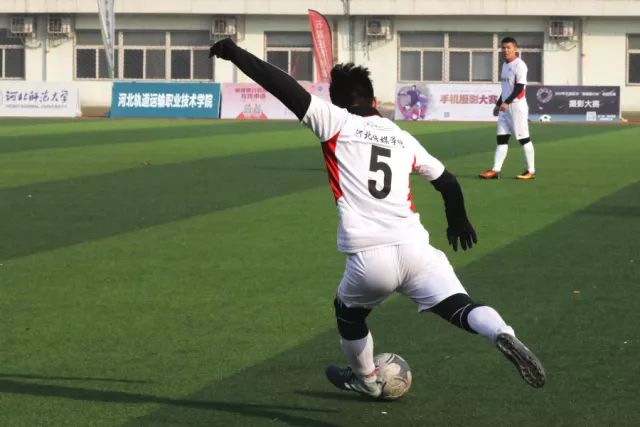 易建联17分马尚21+12 广东6人上双险胜广厦