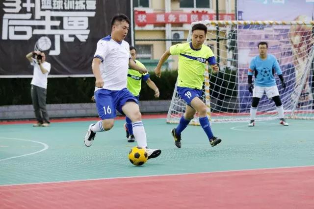 穆里尼奥希望引进埃尔莫索和博卡中场梅迪纳