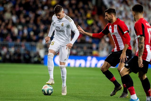 胡明轩三分绝杀 中国男篮险胜尤文图特